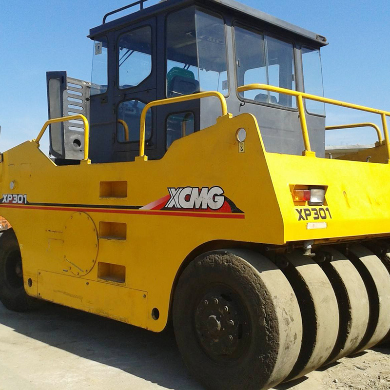 徐工XP301轮胎压路机